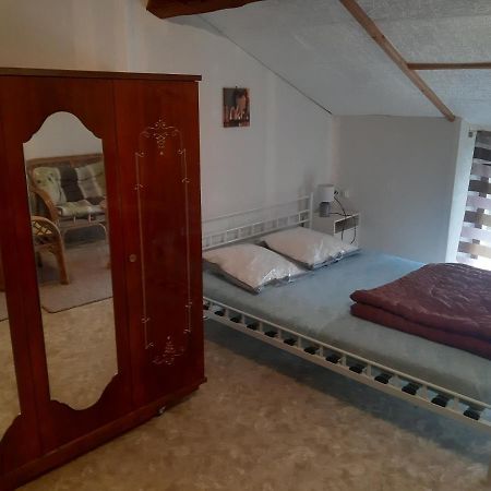 Brigueuil Petite Maison Ancienne Charentaise ,Dans Un Village Au Calme Ideal Travailleur المظهر الخارجي الصورة